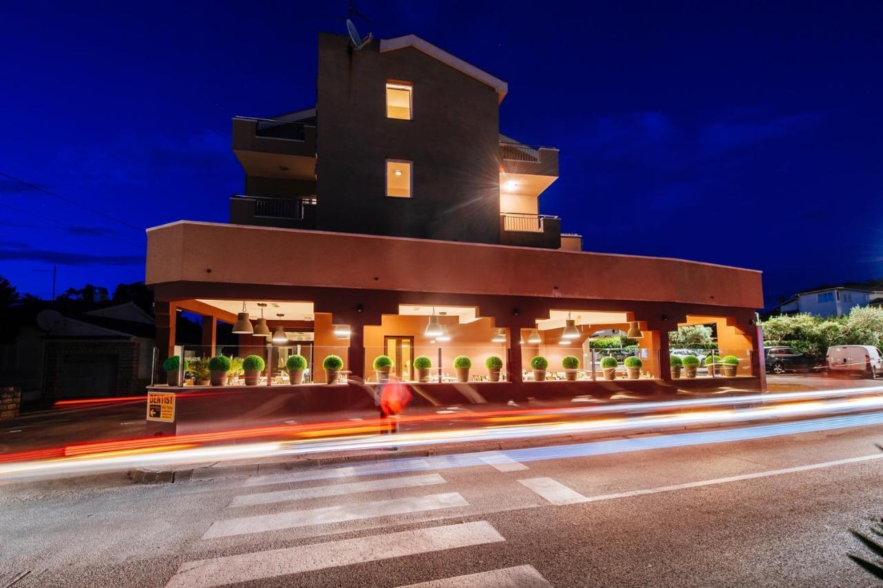 Hotel Terra Novalja Εξωτερικό φωτογραφία