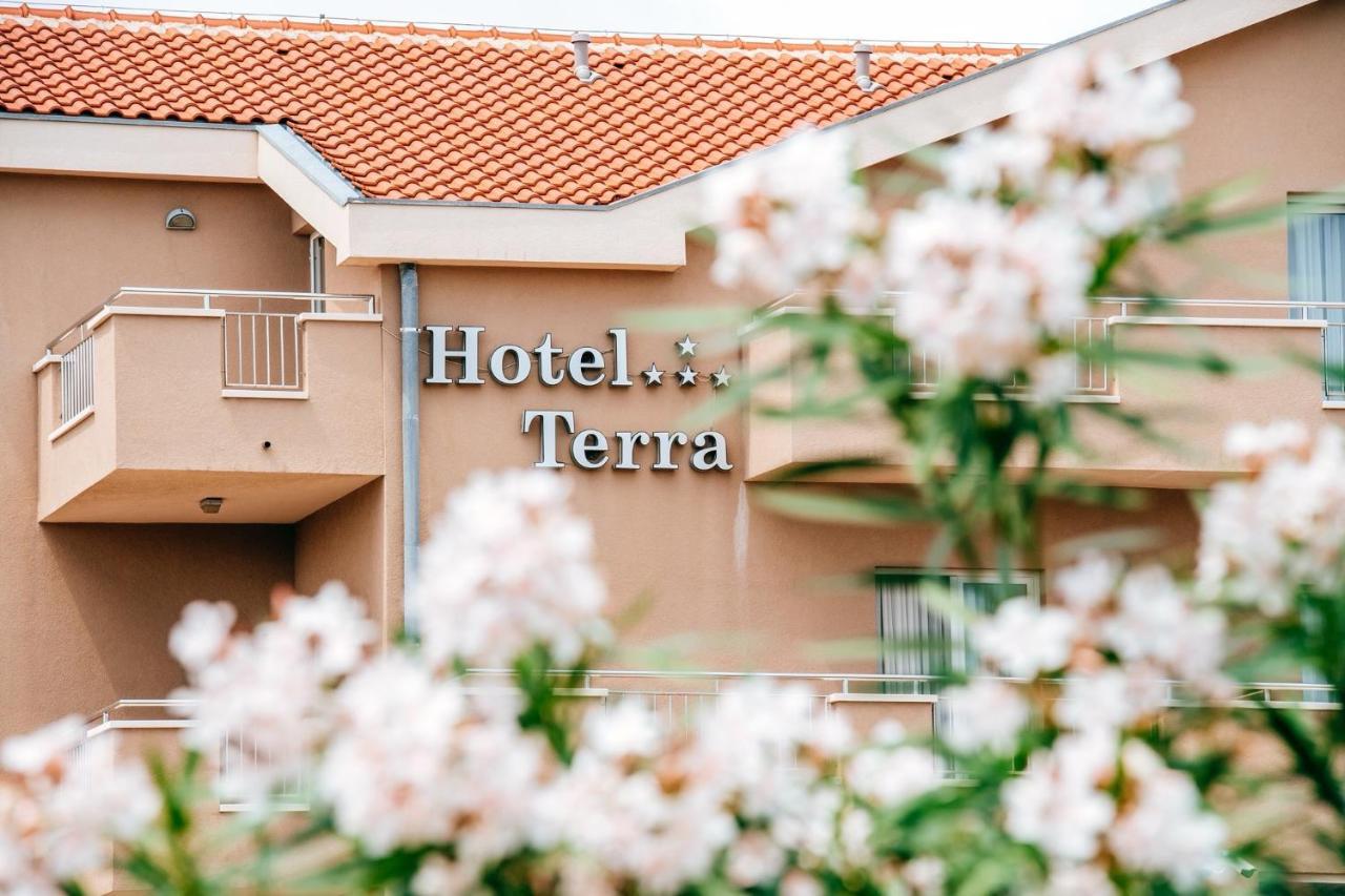 Hotel Terra Novalja Εξωτερικό φωτογραφία