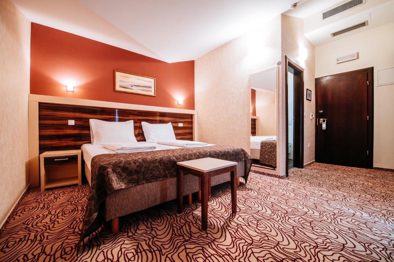 Hotel Terra Novalja Εξωτερικό φωτογραφία